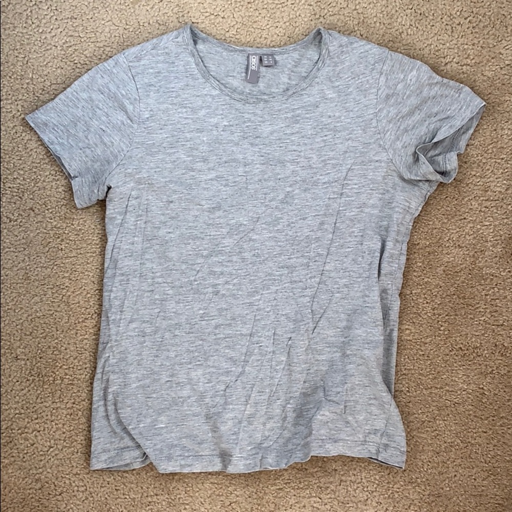 Grey t shirt